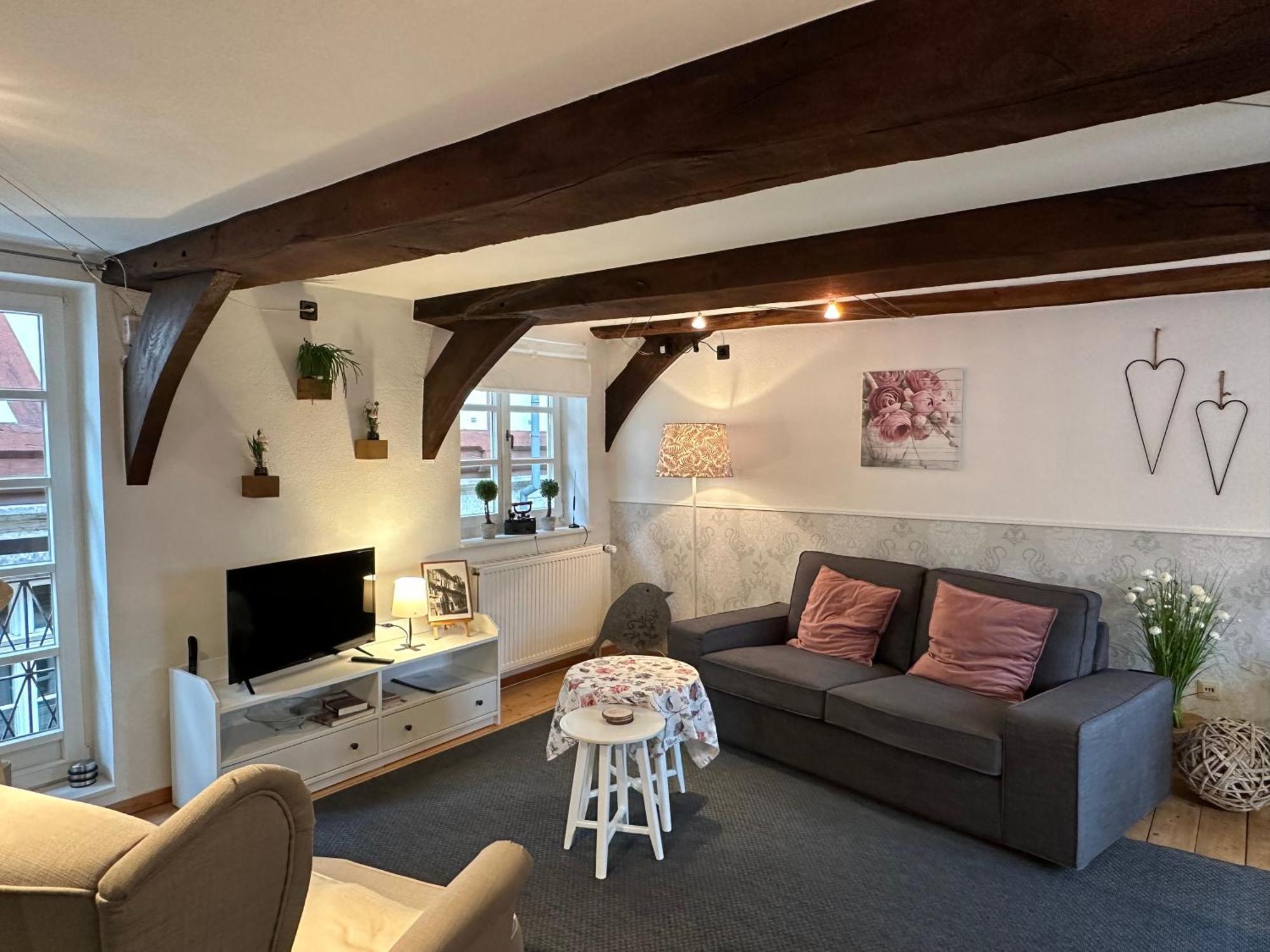Wohnen Auf Der Historischen Stadtmauer Im Herzen Von